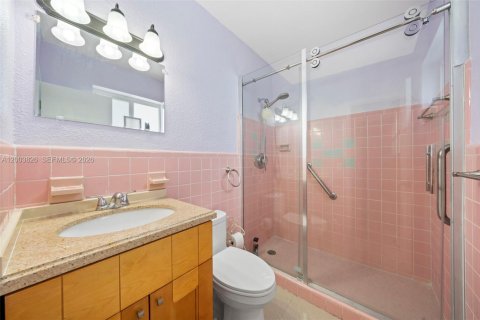 Casa en venta en Miami, Florida, 3 dormitorios, 124.86 m2 № 2069308 - foto 9
