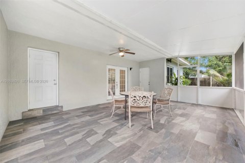 Casa en venta en Miami, Florida, 3 dormitorios, 124.86 m2 № 2069308 - foto 5