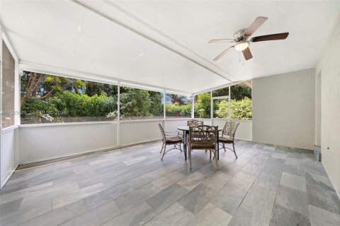 Casa en venta en Miami, Florida, 3 dormitorios, 124.86 m2 № 2069308 - foto 7