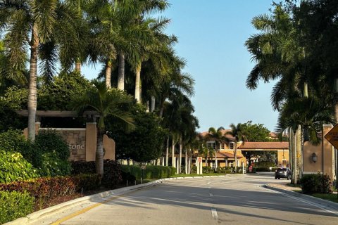 Adosado en Pembroke Pines, Florida 3 dormitorios, 144.37 m2 № 2180446