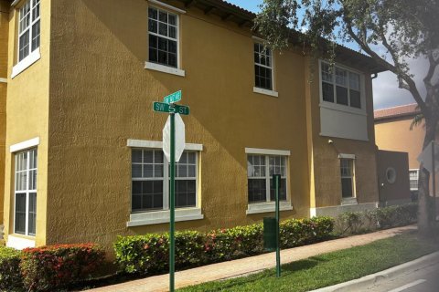 Adosado en venta en Pembroke Pines, Florida, 3 dormitorios, 144.37 m2 № 2180446 - foto 3