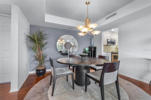 Condo in Tampa, Florida, 2 bedrooms  № 2403590 - photo 13