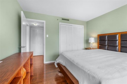 Condo in Tampa, Florida, 2 bedrooms  № 2403590 - photo 28