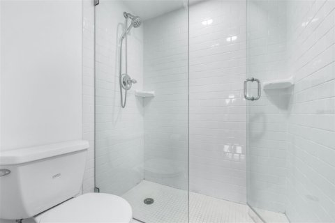 Condo in Tampa, Florida, 2 bedrooms  № 2403590 - photo 24