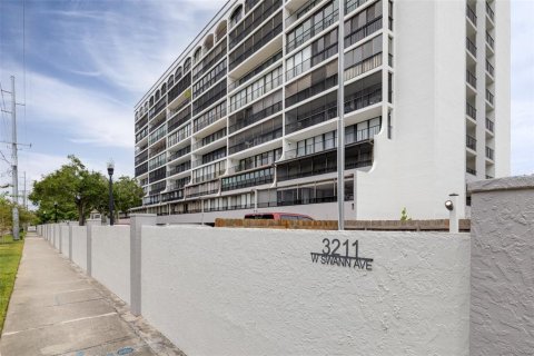 Condo in Tampa, Florida, 2 bedrooms  № 2403590 - photo 2
