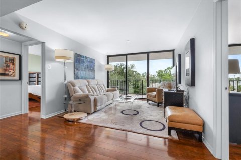 Condo in Tampa, Florida, 2 bedrooms  № 2403590 - photo 8