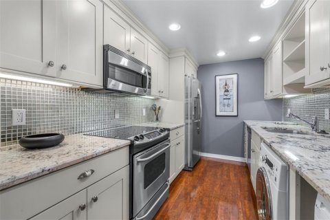 Condo in Tampa, Florida, 2 bedrooms  № 2403590 - photo 14