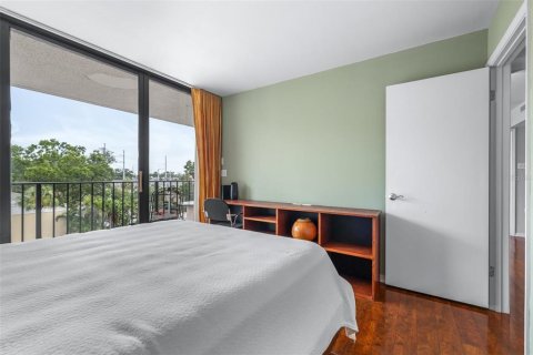 Condo in Tampa, Florida, 2 bedrooms  № 2403590 - photo 29