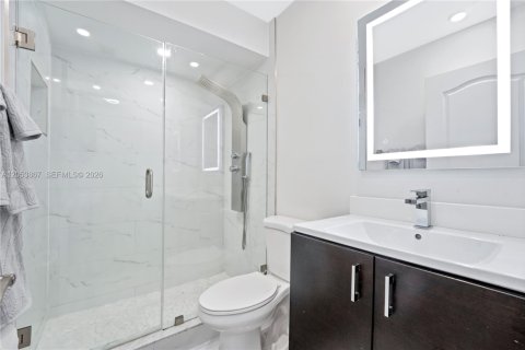 House in Miami Gardens, Florida 3 bedrooms, 157.19 sq.m. № 2269778 - photo 16