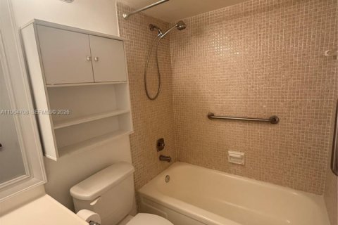 Купить кондоминиум в Бока-Ратон, Флорида 1 спальня, 66.89м2, № 2008425 - фото 8