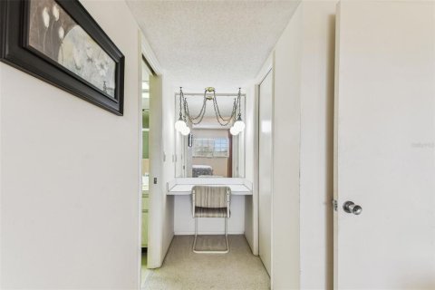 Copropriété à vendre à Sarasota, Floride: 2 chambres, 101.26 m2 № 1628476 - photo 15