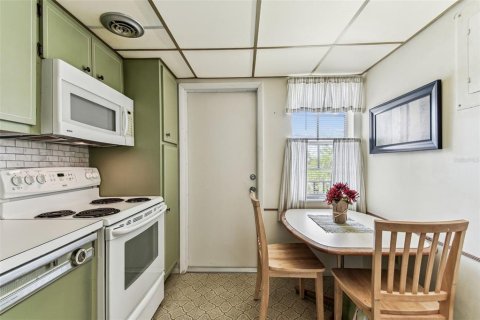 Copropriété à vendre à Sarasota, Floride: 2 chambres, 101.26 m2 № 1628476 - photo 28