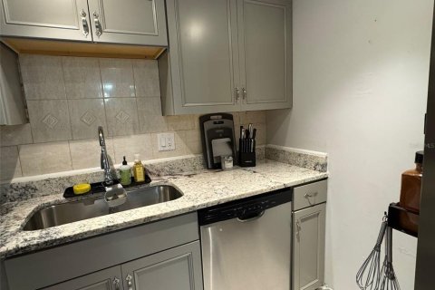 Condo in Altamonte Springs, Florida, 3 bedrooms  № 1540824 - photo 17