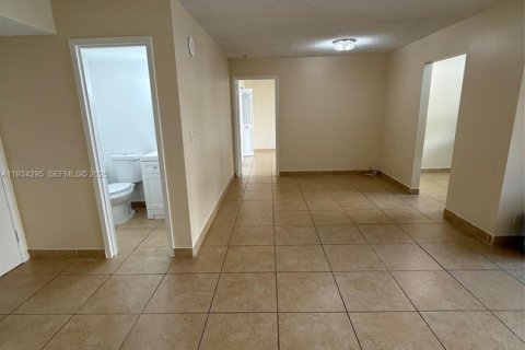 Condominio en alquiler en Sunny Isles Beach, Florida, 1 dormitorio, 71.26 m2 № 1993091 - foto 15