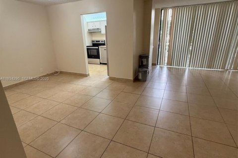 Condominio en alquiler en Sunny Isles Beach, Florida, 1 dormitorio, 71.26 m2 № 1993091 - foto 9