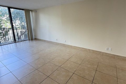 Condominio en alquiler en Sunny Isles Beach, Florida, 1 dormitorio, 71.26 m2 № 1993091 - foto 17