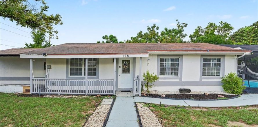 House in Haines City, Florida 3 bedrooms, 102.84 sq.m. № 2354824