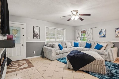House in Haines City, Florida 3 bedrooms, 102.84 sq.m. № 2354824 - photo 3