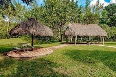 Купить кондоминиум в Маргит, Флорида 3 комнаты, 89м2, № 1050108 - фото 1