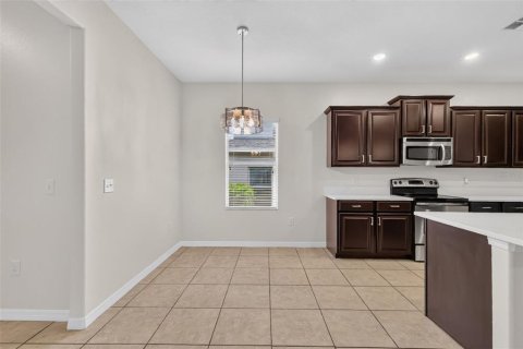 Villa ou maison à vendre à Apopka, Floride: 4 chambres, 220.09 m2 № 2402869 - photo 8