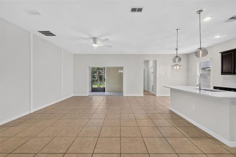 Villa ou maison à vendre à Apopka, Floride: 4 chambres, 220.09 m2 № 2402869 - photo 6