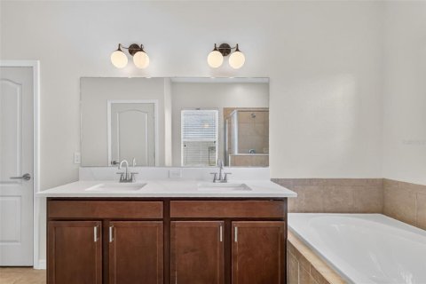 Villa ou maison à vendre à Apopka, Floride: 4 chambres, 220.09 m2 № 2402869 - photo 13