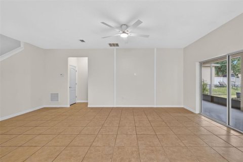 Villa ou maison à vendre à Apopka, Floride: 4 chambres, 220.09 m2 № 2402869 - photo 7