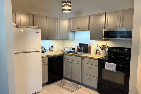Copropriété à vendre à Palm Harbor, Floride: 2 chambres, 76.64 m2 № 2142348 - photo 9
