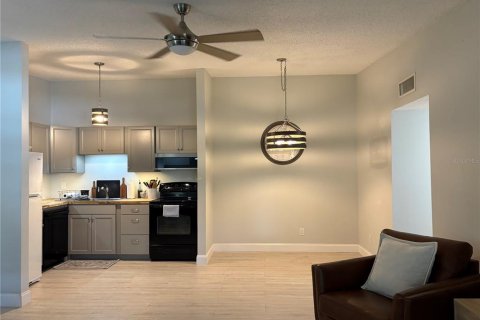 Copropriété à vendre à Palm Harbor, Floride: 2 chambres, 76.64 m2 № 2142348 - photo 7