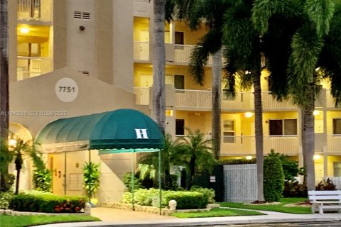 Copropriété à vendre à Tamarac, Floride: 2 chambres, 140.56 m2 № 2005463 - photo 12