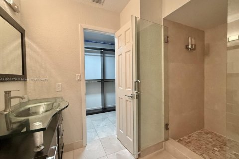 Adosado en alquiler en Miami, Florida, 3 dormitorios, 147.9 m2 № 1953713 - foto 28