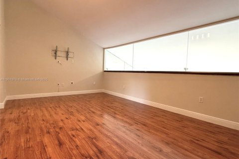 Adosado en alquiler en Miami, Florida, 3 dormitorios, 147.9 m2 № 1953713 - foto 24