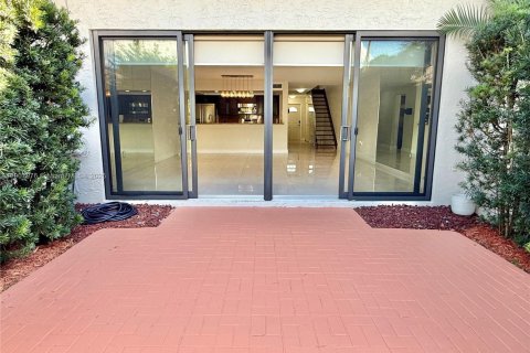 Adosado en alquiler en Miami, Florida, 3 dormitorios, 147.9 m2 № 1953713 - foto 15