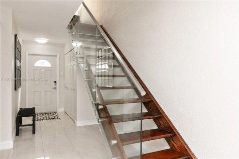 Adosado en alquiler en Miami, Florida, 3 dormitorios, 147.9 m2 № 1953713 - foto 19