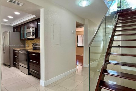 Adosado en alquiler en Miami, Florida, 3 dormitorios, 147.9 m2 № 1953713 - foto 16