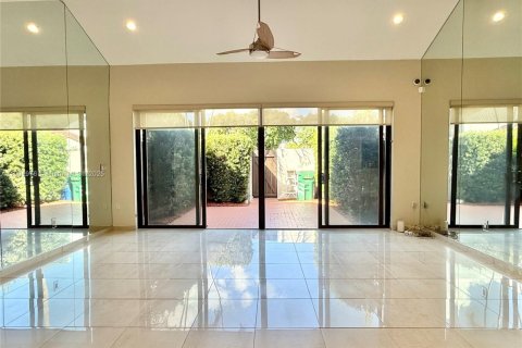 Adosado en alquiler en Miami, Florida, 3 dormitorios, 147.9 m2 № 1953713 - foto 13