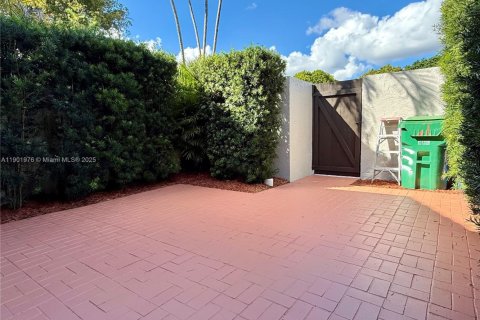 Adosado en alquiler en Miami, Florida, 3 dormitorios, 147.9 m2 № 1953713 - foto 14