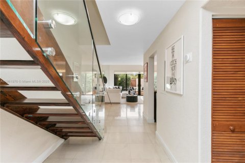 Adosado en alquiler en Miami, Florida, 3 dormitorios, 147.9 m2 № 1953713 - foto 4