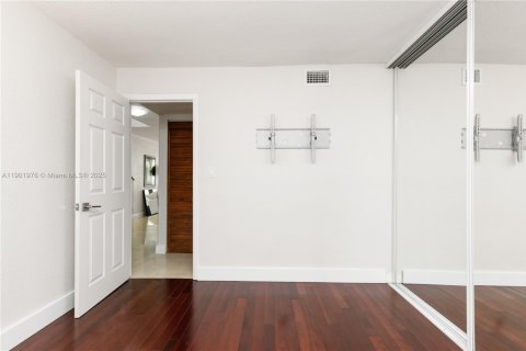 Adosado en alquiler en Miami, Florida, 3 dormitorios, 147.9 m2 № 1953713 - foto 30