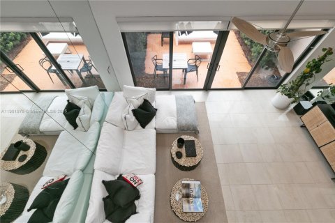 Adosado en alquiler en Miami, Florida, 3 dormitorios, 147.9 m2 № 1953713 - foto 3