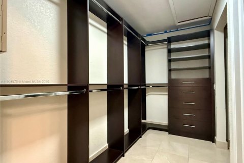 Adosado en alquiler en Miami, Florida, 3 dormitorios, 147.9 m2 № 1953713 - foto 27