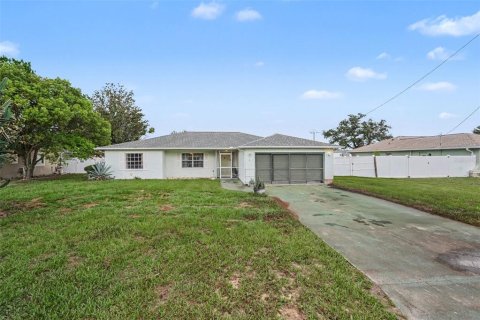 House in Spring Hill, Florida 3 bedrooms, 133.04 sq.m. № 2287605
