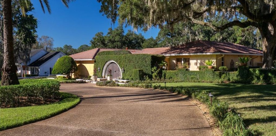 Casa en Ocala, Florida 3 dormitorios, 323.3 m2 № 2430756