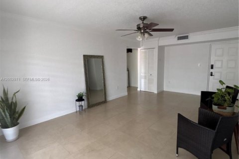 Copropriété à louer à Miami Lakes, Floride: 2 chambres, 106.56 m2 № 2179724 - photo 22
