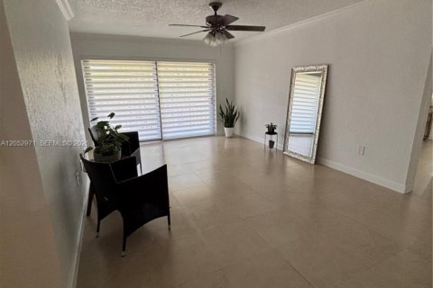 Copropriété à louer à Miami Lakes, Floride: 2 chambres, 106.56 m2 № 2179724 - photo 7