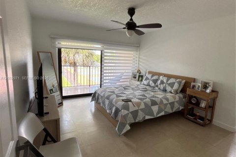 Copropriété à louer à Miami Lakes, Floride: 2 chambres, 106.56 m2 № 2179724 - photo 17