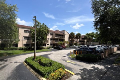 Copropriété à louer à Miami Lakes, Floride: 2 chambres, 106.56 m2 № 2179724 - photo 2