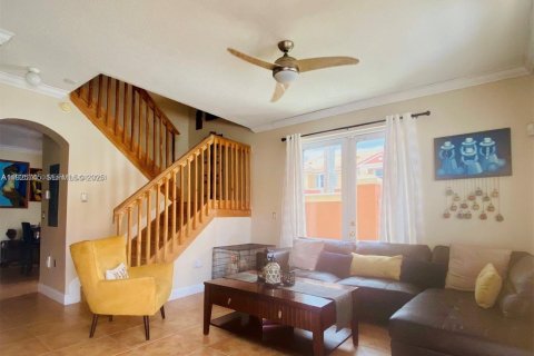 Снять в аренду квартиру в Дорал, Флорида 3 спальни, 112.41м2, № 1984224 - фото 5