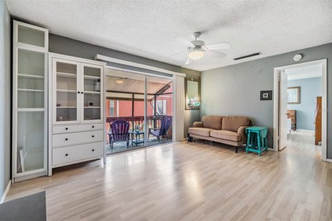 Condominio en venta en Saint Petersburg, Florida, 1 dormitorio, 43.66 m2 № 1772978 - foto 2
