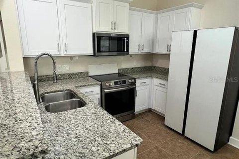 Townhouse in Orlando, Florida 3 bedrooms, 154.68 sq.m. № 2377864 - photo 3